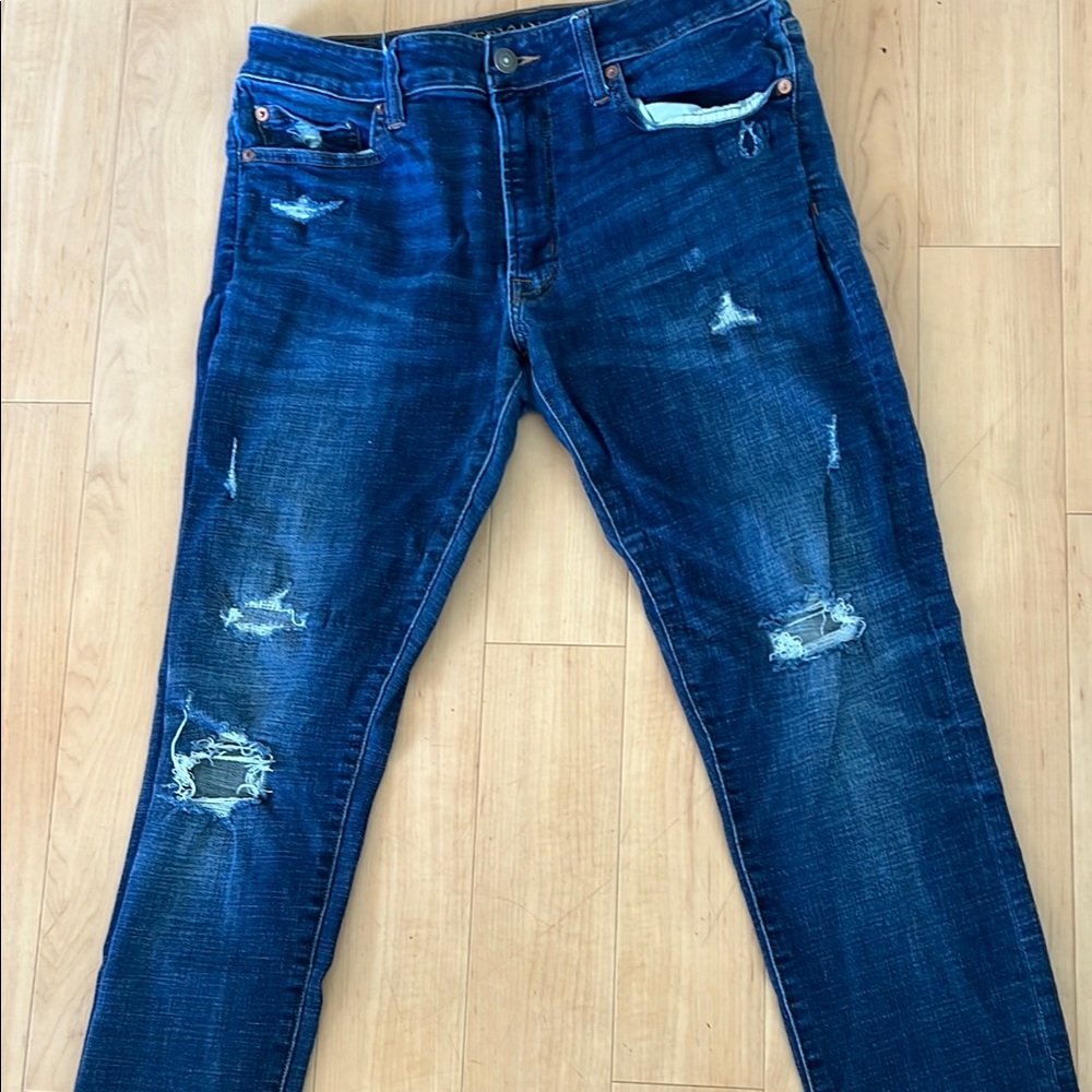 American Eagle Outfitters Men's Ripped Dark Blue Skinny Jeans - Picture 6 of 15